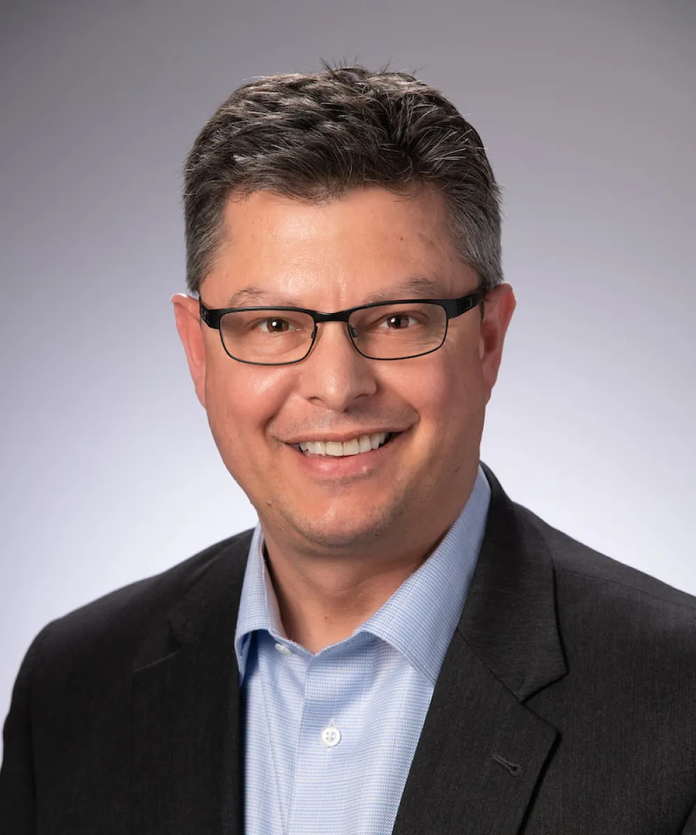 Robert Sorge headshot